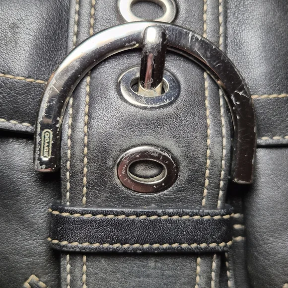 Vintage Coach Soho๐ฅ๐ฑ Black Leather Buckle Flap Shoulder Bag - Y2K Style - Picture 7 of 10